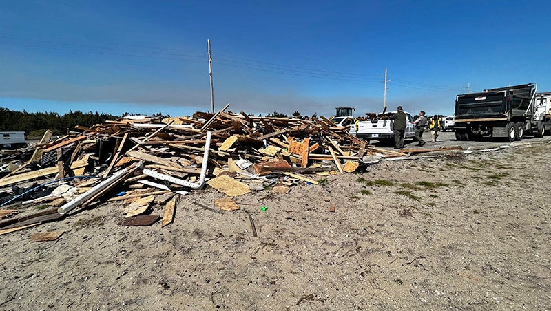Rodanthe seaside cleanup underway for collapsed home particles – The Coastland Instances